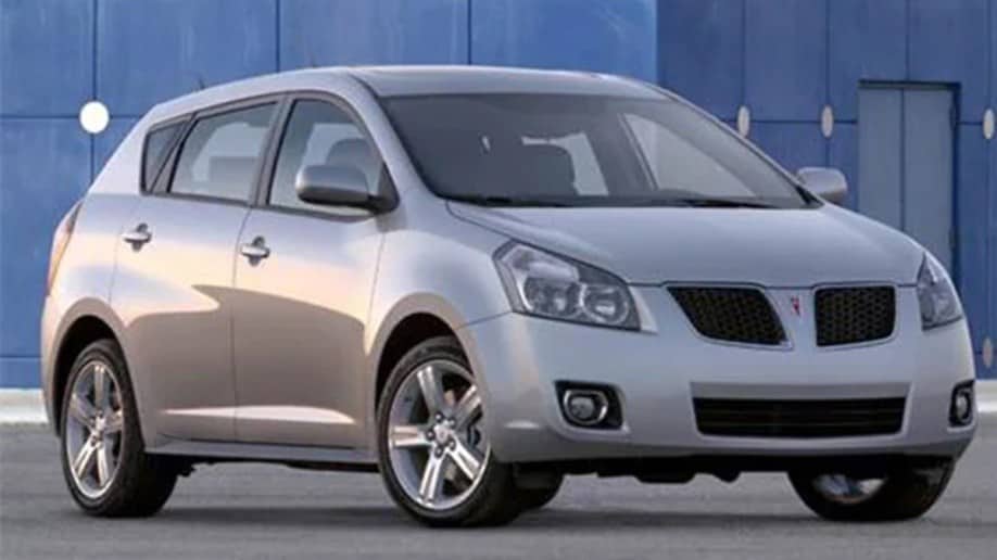 2010 Pontiac Vibe Front Right
