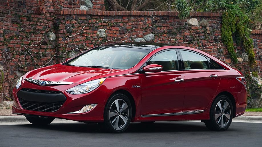 2013 Hyundai Sonata Hybrid in red.