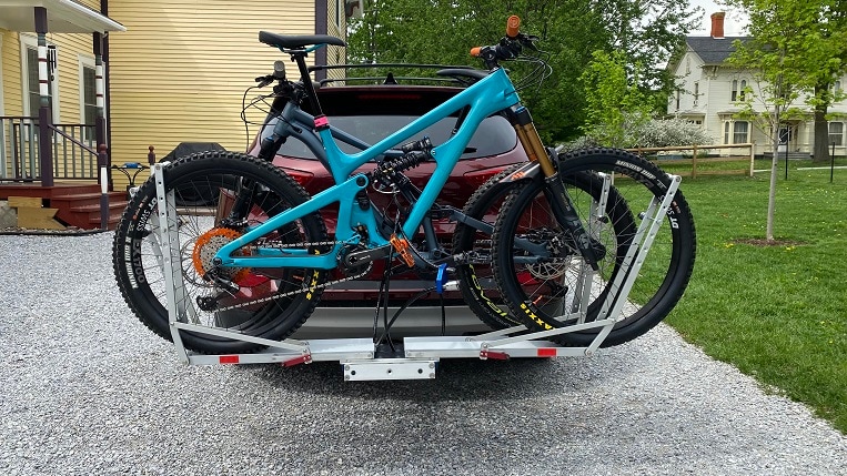 Hyundai Tucson With Hitch Bike Rack Loaded With Mountain Bikes 