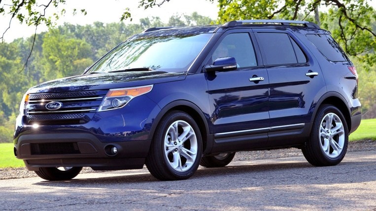 2013 Ford Explorer in blue.