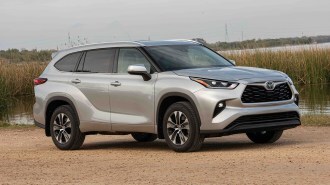 2022 Toyota Highlander in silver.