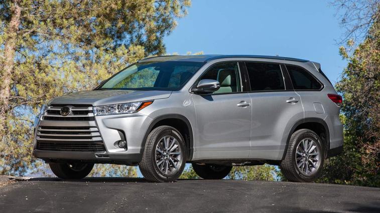 2017 Toyota Highlander in silver.