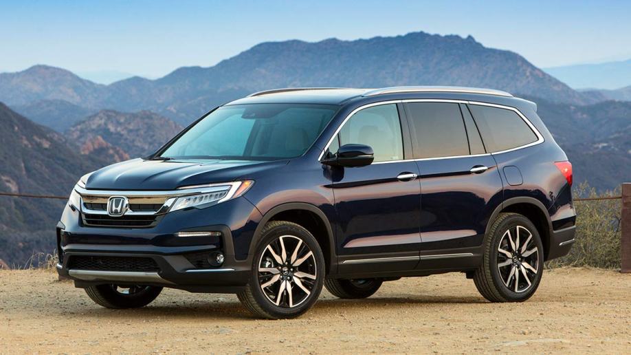 2019 Honda Pilot in blue.