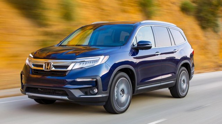 2022 Honda Pilot in blue.