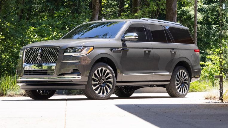 2022 Lincoln Navigator in chroma caviar.