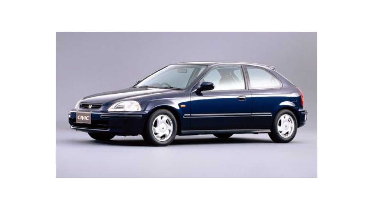 The sixth-generation Honda Civic in blue.