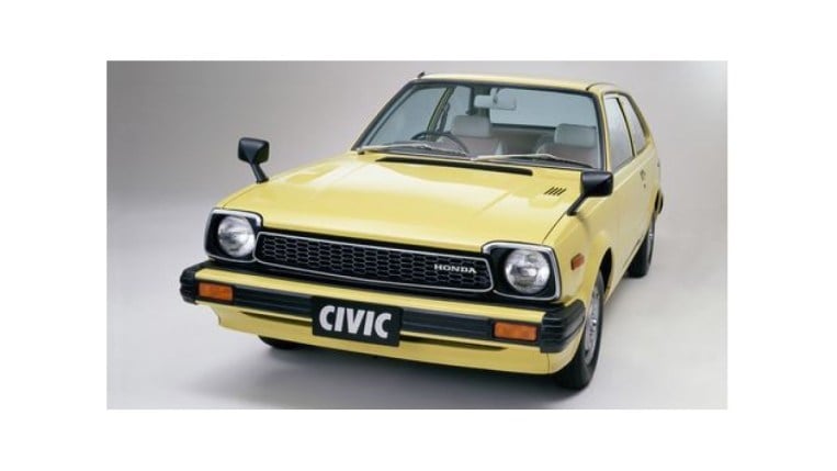 The second-generation Honda Civic in banana yellow.
