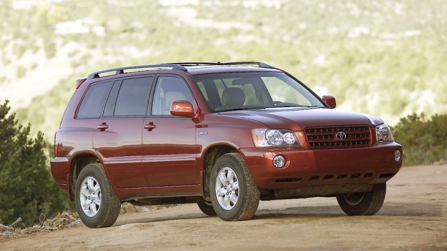 2007 Toyota Highlander in red.