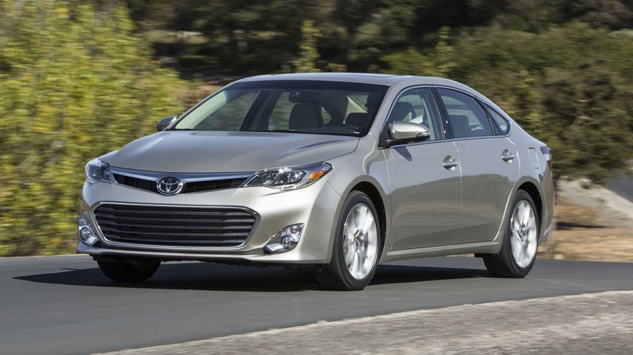 2013 Toyota Avalon in silver.