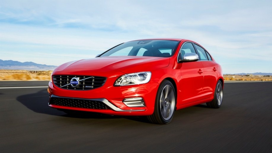 2015 Volvo S60 R-Design in red