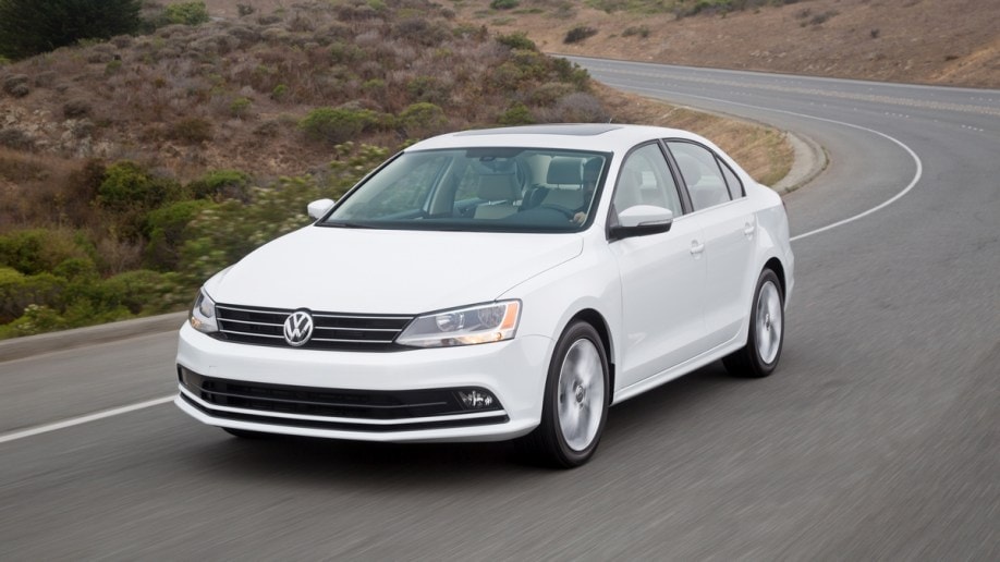2016 Volkswagen Jetta in white
