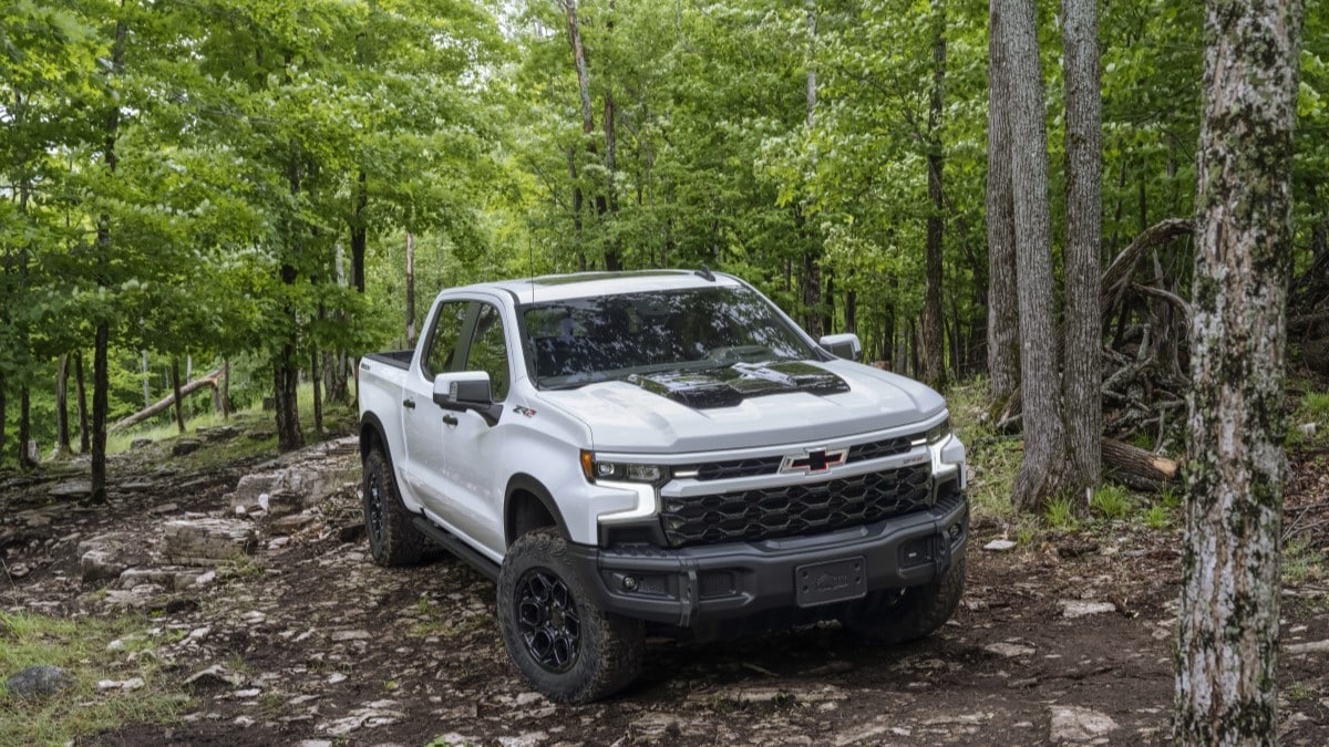 Chevy Unveils Off Road Silverado Zr2 Bison Kelley Blue Book