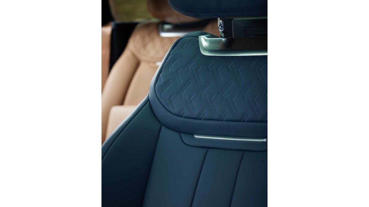 The front seats of the 2023 Range Rover Carmel Edition are upholstered in Liberty Blue, while the rear seats wear Caraway leather