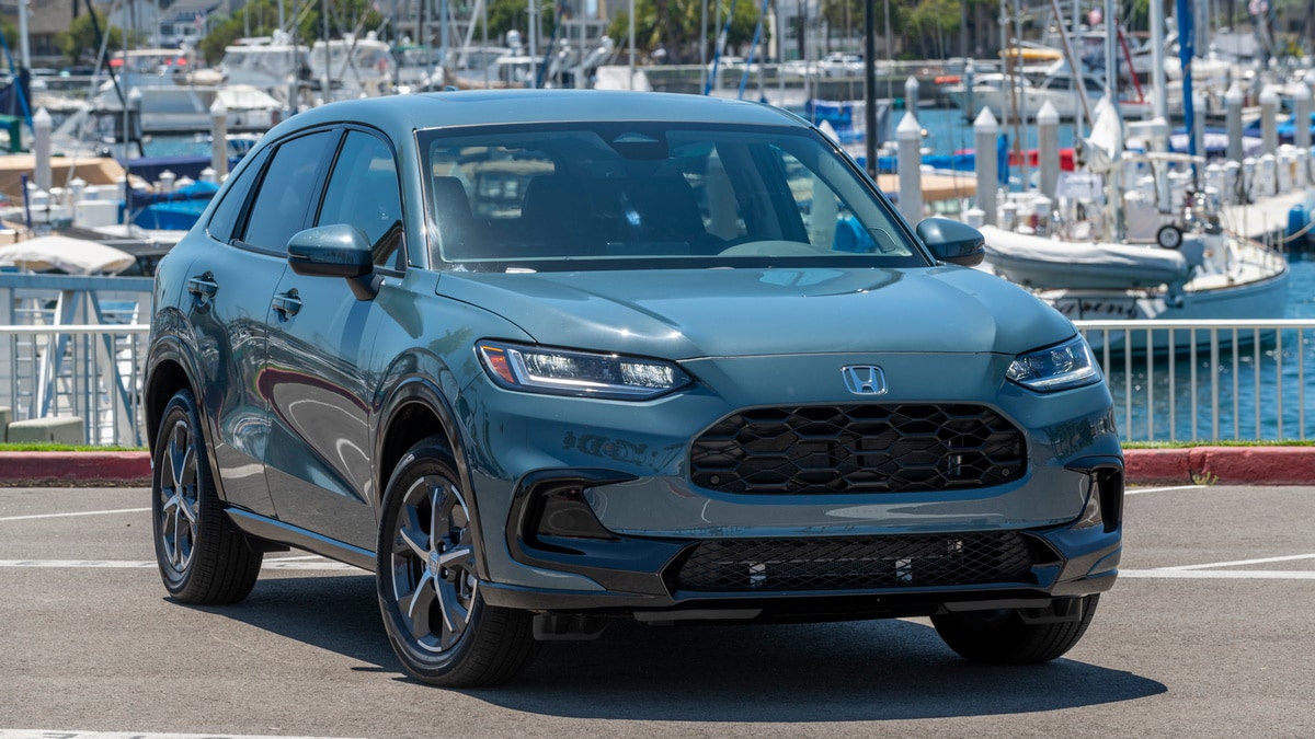 2023 Honda HR-V vs. 2023 Subaru Crosstrek Comparison