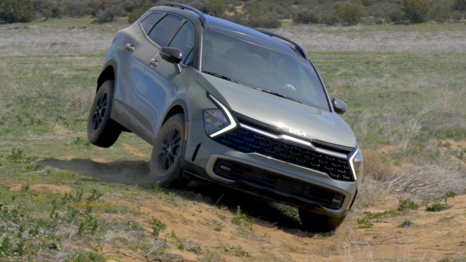 2023 Kia Sportage X-Pro three wheeling