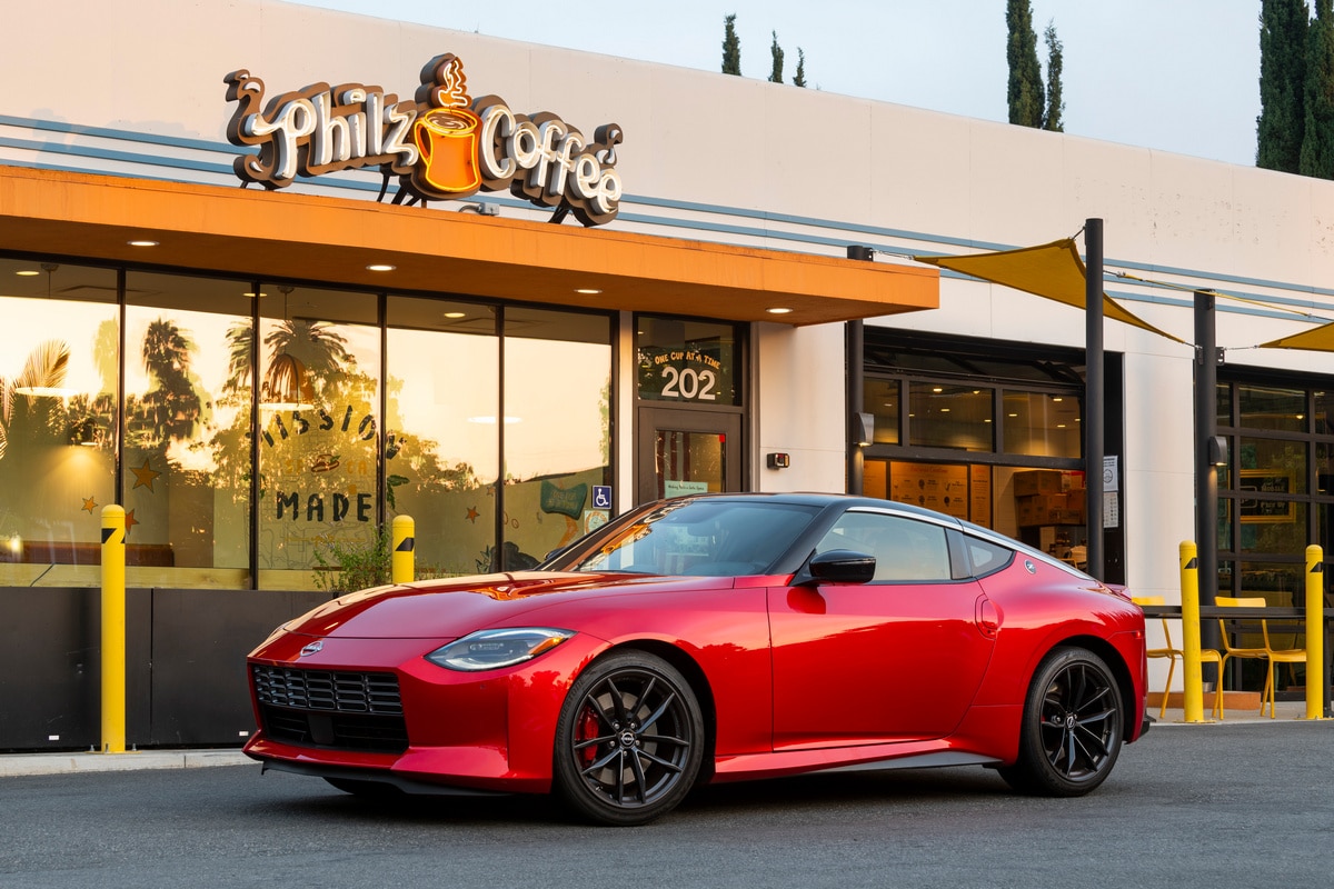 2023-nissan-z-performance-red-01