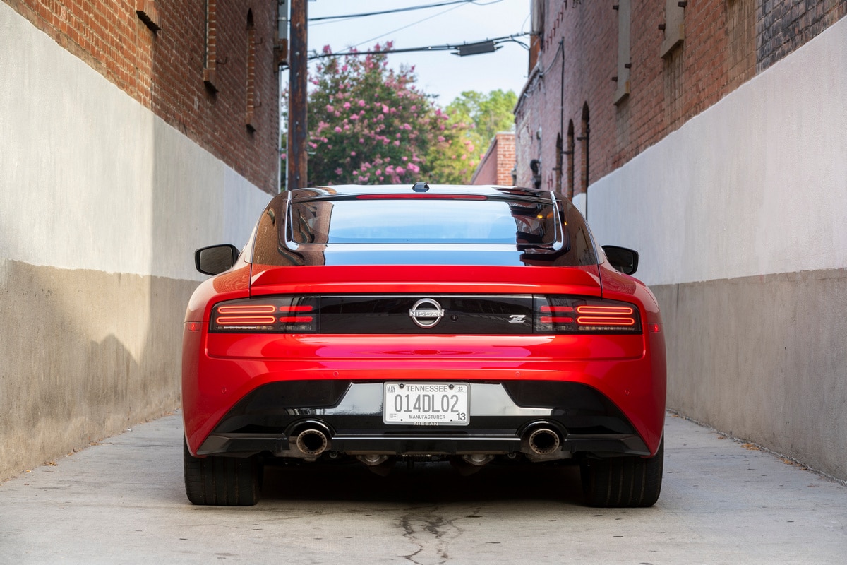 2023-nissan-z-performance-red-06