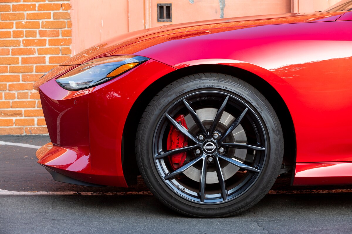 2023-nissan-z-performance-red-12