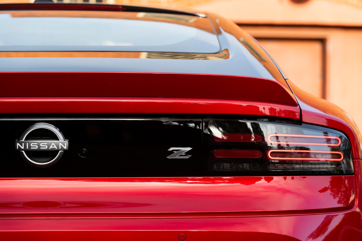 2023-nissan-z-performance-red-19
