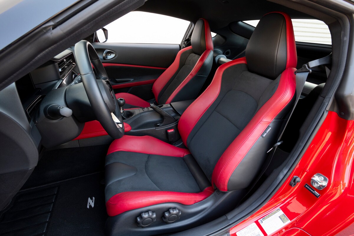 2023-nissan-z-performance-red-20