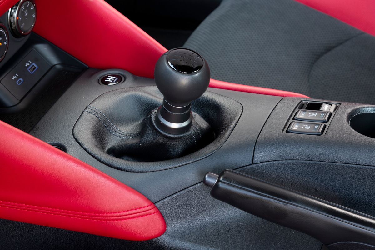 2023-nissan-z-performance-red-27