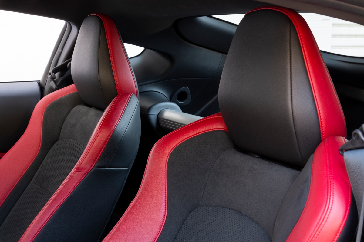 2023-nissan-z-performance-red-28