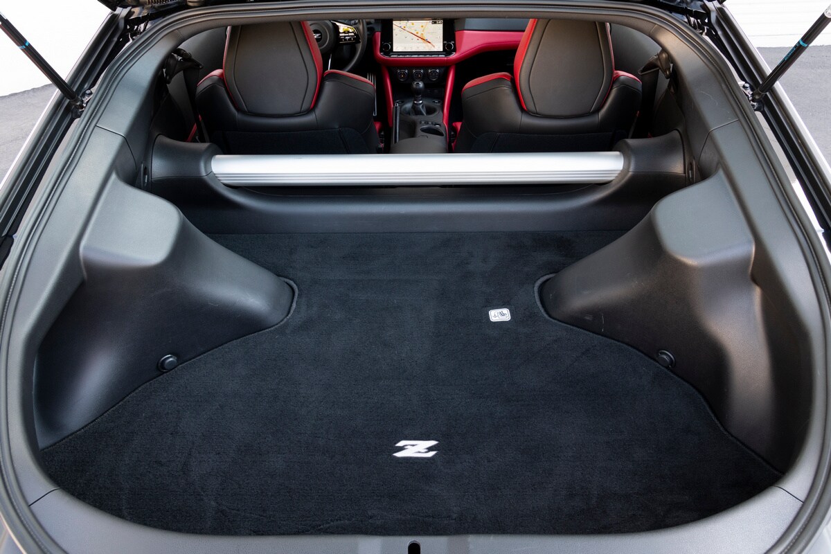 2023-nissan-z-performance-red-31