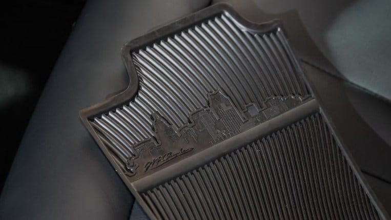 Chrysler-200-Detroit-Skyline-on-Floor-Mats-Auto-Parts-Warehouse