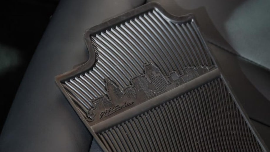 Chrysler-200-Detroit-Skyline-on-Floor-Mats-Auto-Parts-Warehouse