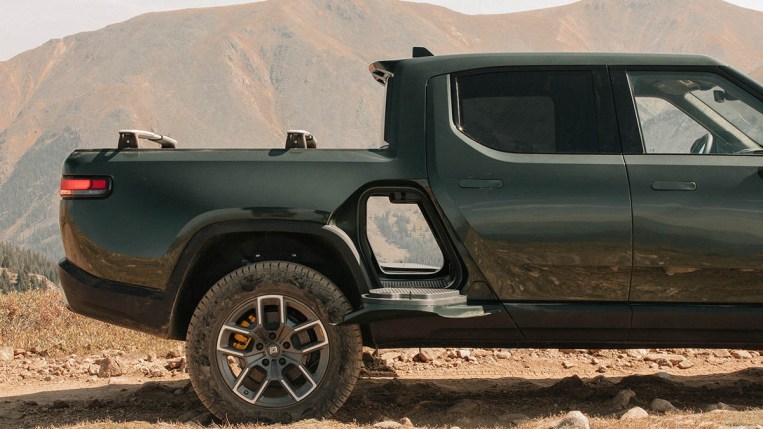 2022 Rivian R1T Gear Tunnel