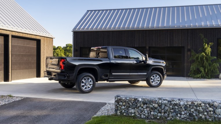 2024 chevrolet silverado rear quarter