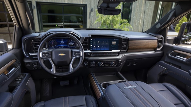 2024 chevy silverado hd interior