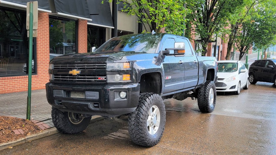 Lifted Trucks: Pros and Cons to Know Before You Buy - Kelley Blue Book