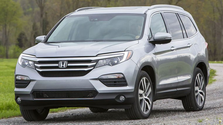 2016 Honda Pilot in silver.