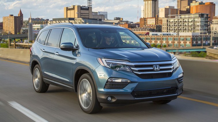 2018 Honda Pilot in blue.