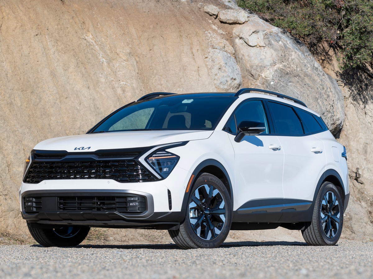 Kia Sportage Plug-in Hybrid Is Our PHEV Best Buy of 2023 - Kelley Blue Book