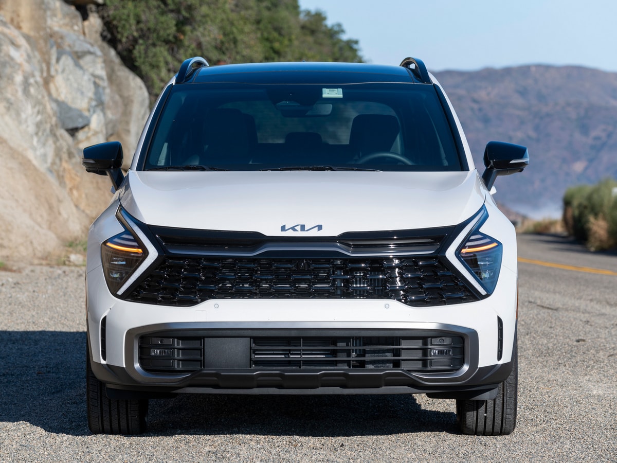 White 2023 Kia Sportage PHEV