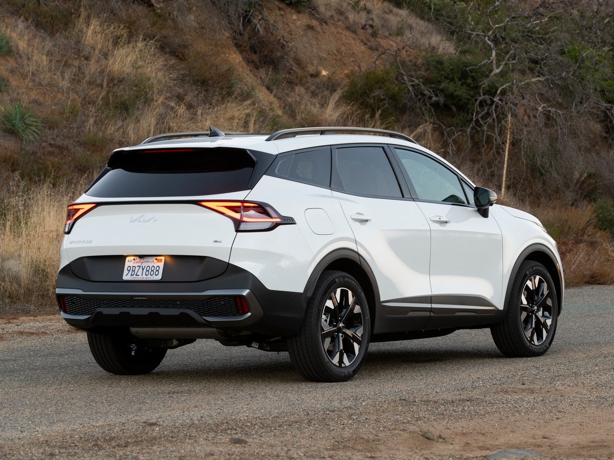White 2023 Kia Sportage PHEV