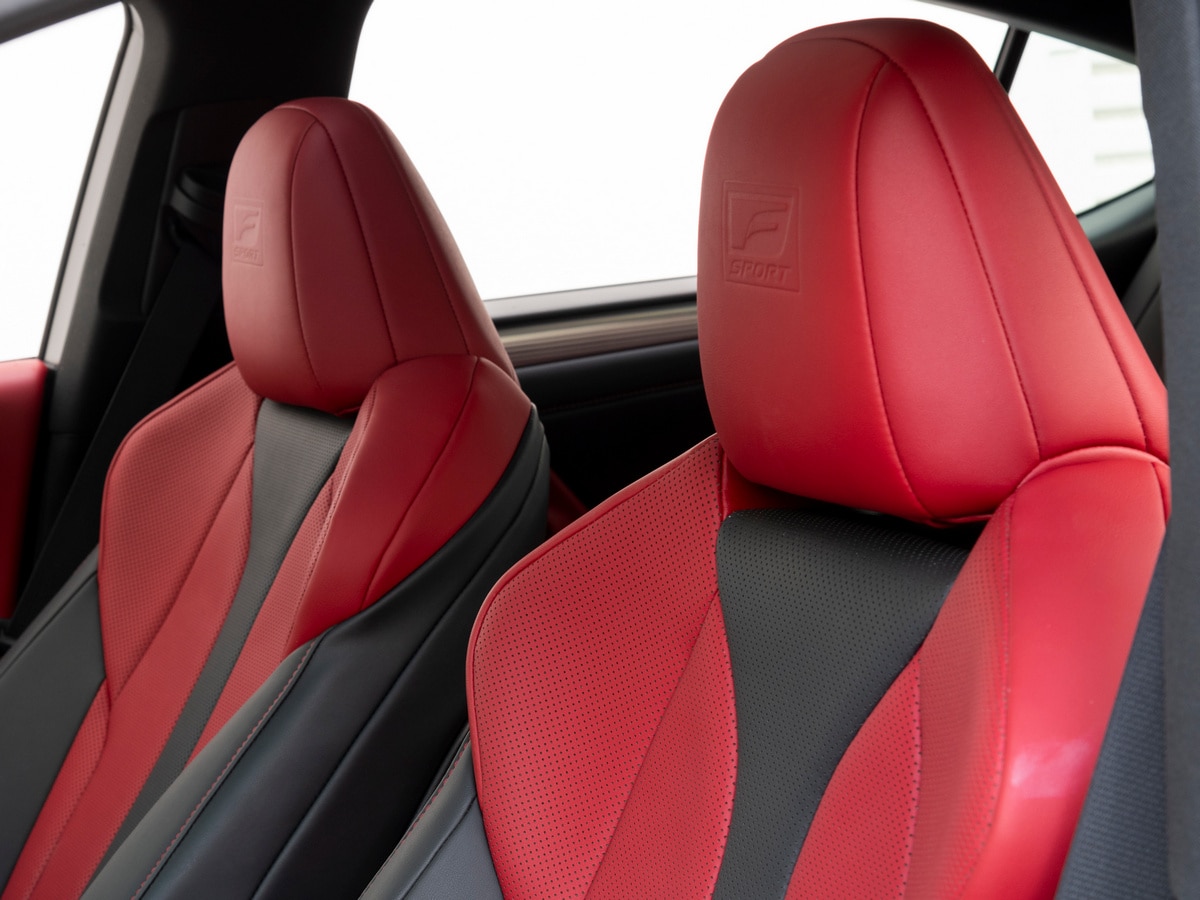2023 Lexus ES 300h front seats