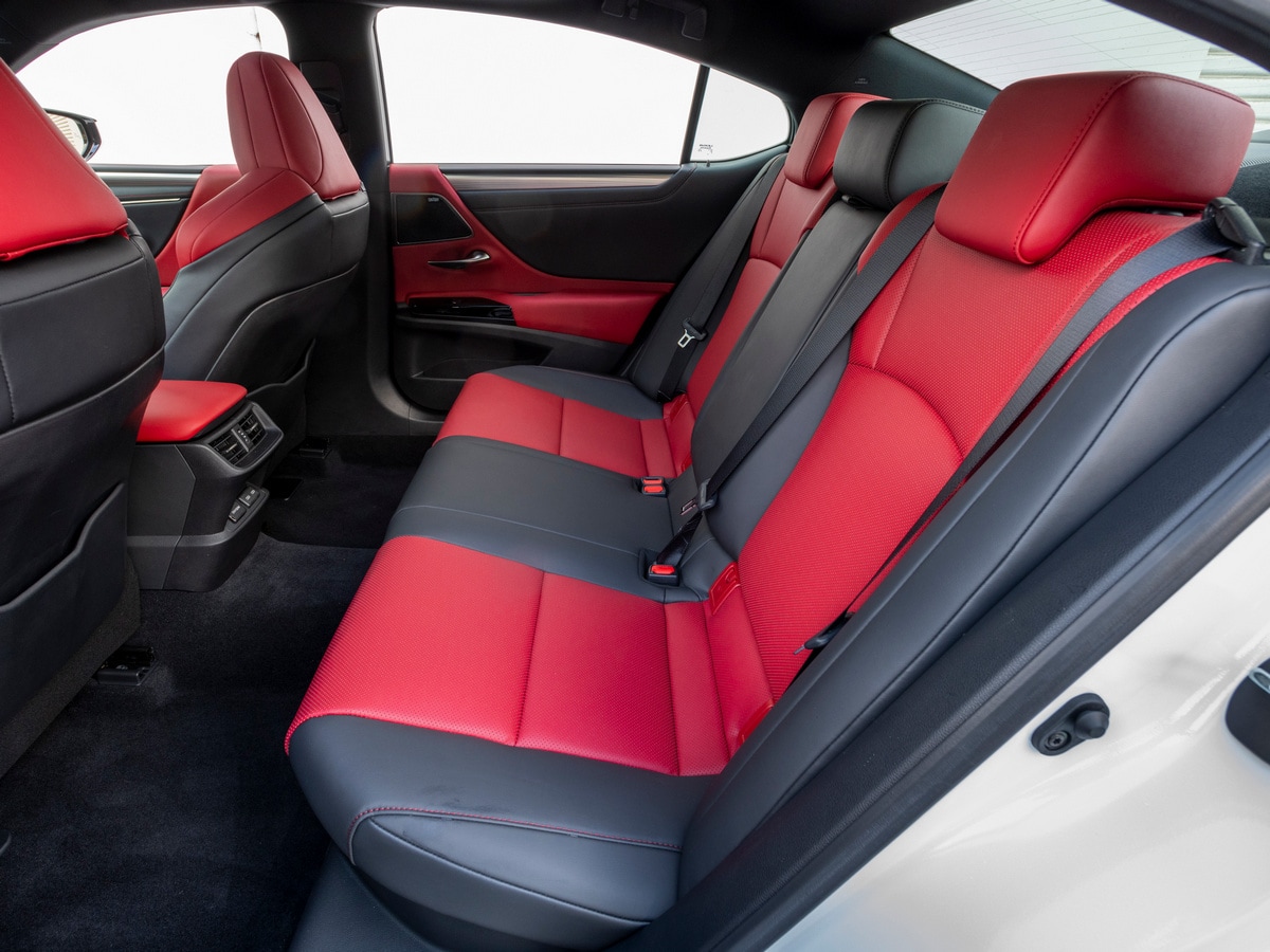 2023 Lexus ES 300h rear seats