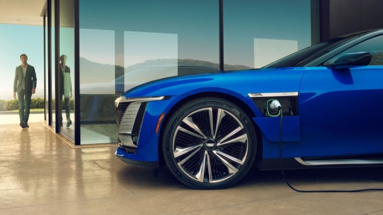 2024-cadillac-ceelstiq-charging