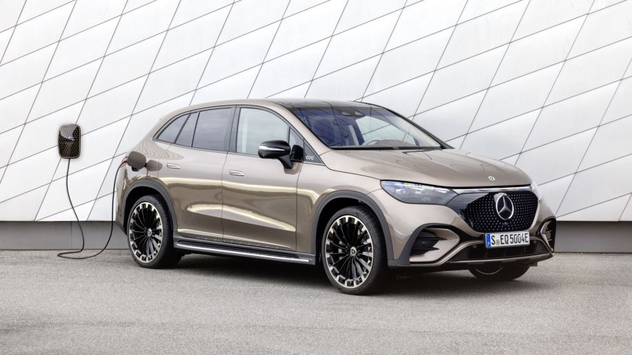 Mercedes-EQ EQE SUV charging