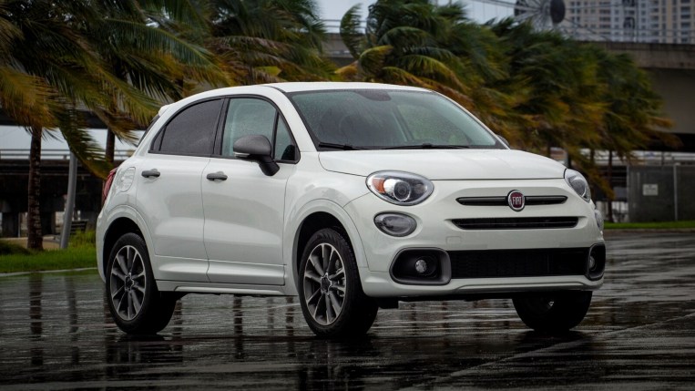 2022 Fiat 500X in white.