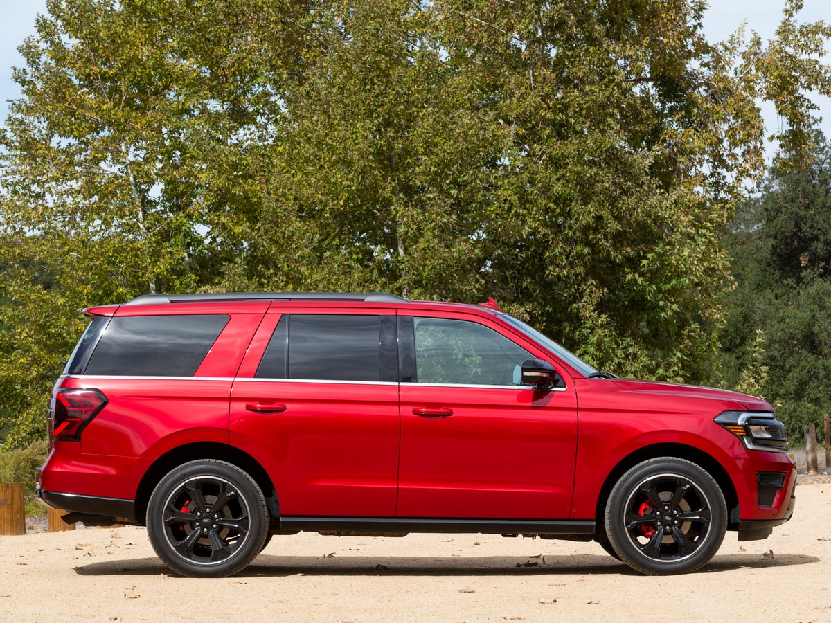 Red 2022 Ford Expedition