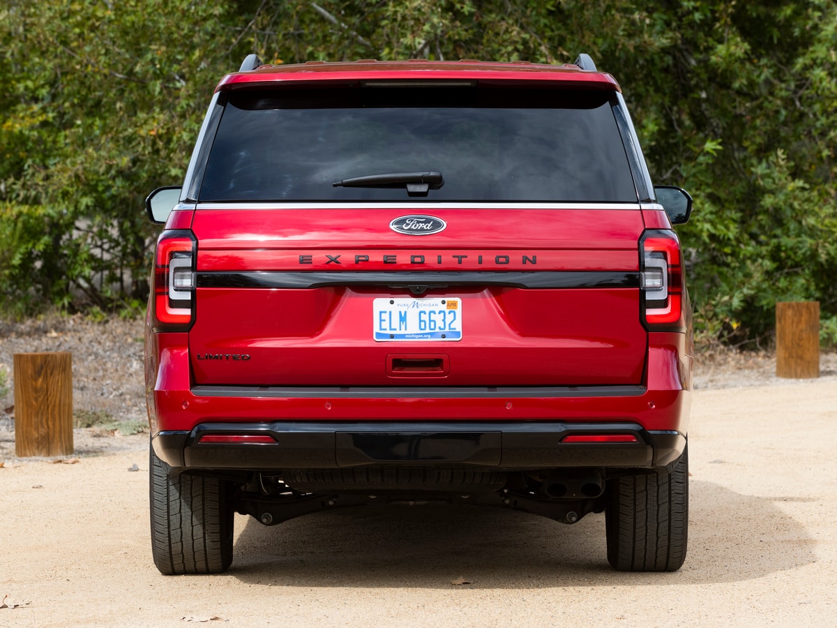 Red 2022 Ford Expedition