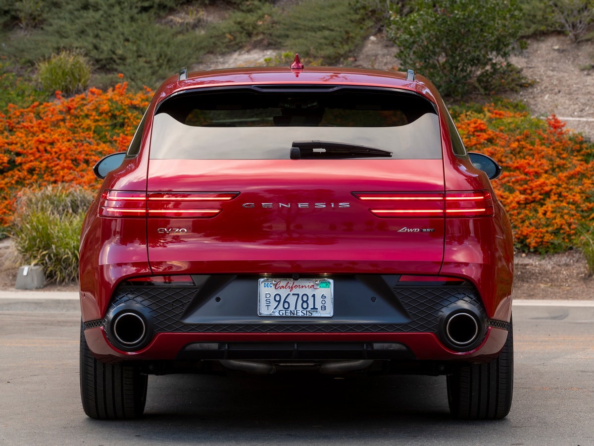 Red 2022 Genesis GV70