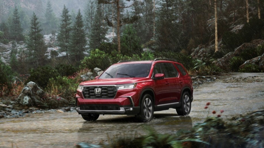 The 2023 Honda Pilot Elite from a front quarter angle