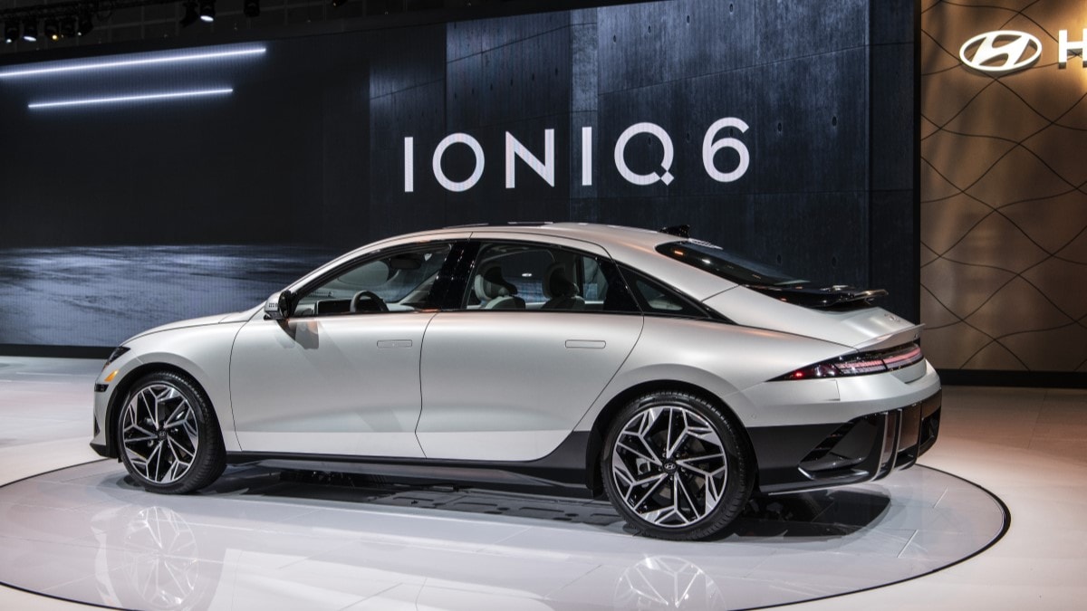 2023 Ioniq 6: 340 Miles of Electric Curves -