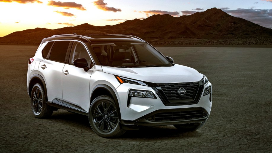 2023 Kia Sportage vs. 2023 Nissan Rogue Comparison - Kelley Blue Book