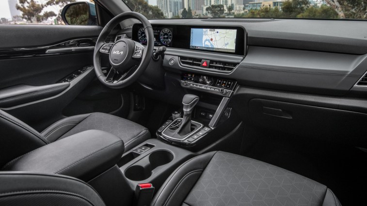 2024 Kia Seltos dash